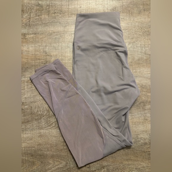 Light Purple Fabletics Leggings - Picture 1 of 3